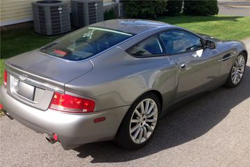 ASTON MARTIN VANQUISH, 2002