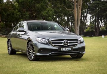 Mercedes-Benz E 200 (W213 184 PS) specs