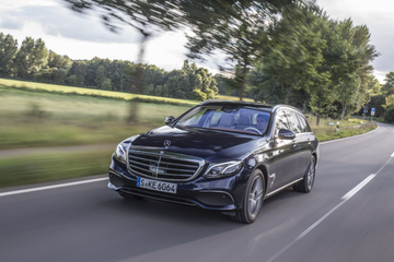 Mercedes-Benz E 300 d T (W213 245 PS) specs