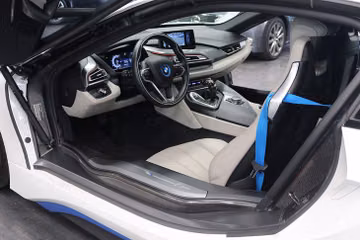 BMW i8, 2015