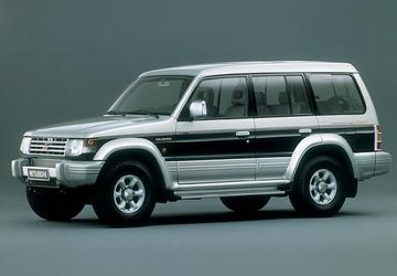 Mitsubishi Pajero 3500 V6 24V (5-door) specs