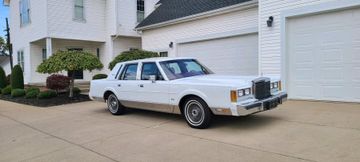 Lincoln Town Car, 1989