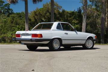 КАБРИОЛЕТ MERCEDES-BENZ 560SL, 1988 ГОДА
