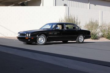 Jaguar XJ12 Sedan, 1996