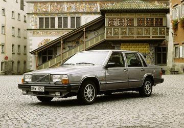Volvo 760 2.3 Turbo (182 PS) specs