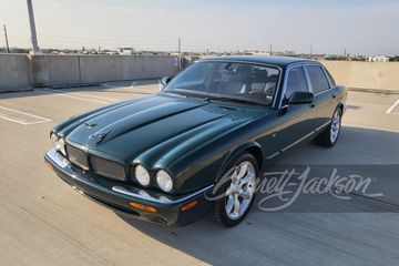 JAGUAR XJR, 2001