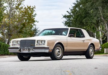 Buick Riviera 20th Anniversary, 1983