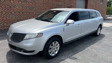 Lincoln MKT Limousine, 2014