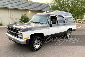 CHEVROLET SUBURBAN CUSTOM SUV, 1989