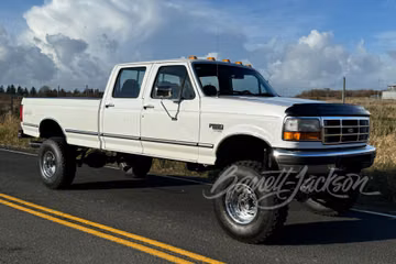 شاحنة بيك أب FORD F-350، موديل 1995