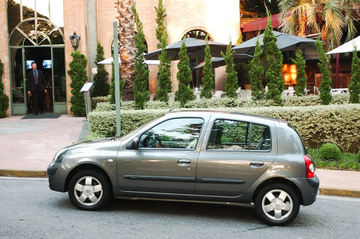 Renault Clio 1.6 16V flex fuel (Mk II facelift) specs