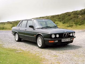 BMW M5 (E28) specs