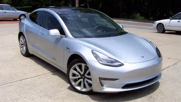 Tesla Model 3 Long Range, 2018