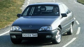 Opel Omega 1.8 S (A) specs