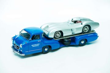 Mercedes-Benz Renntransporter & 1954/5 W196R Streamline, 1954