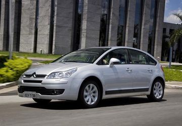 Citroen C4 2.0 HDi 140 (Mk I) specs