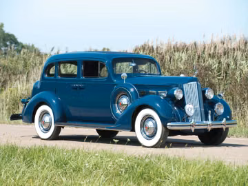 Packard One-Twenty Touring Sedan, 1937