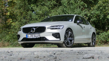 Volvo S60 T5 specs