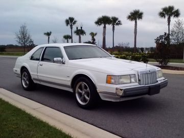 Lincoln Mark VII Bill Blass Coupe, 1992