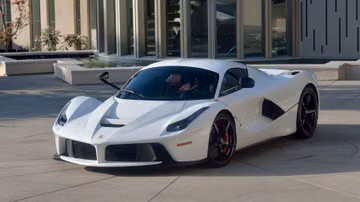 Ferrari LaFerrari, 2015