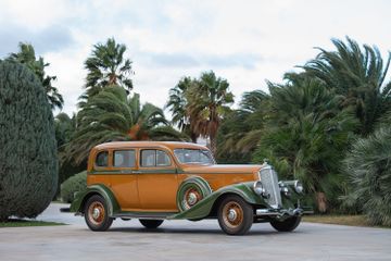 Pierce-Arrow Twelve Sedan, 1934