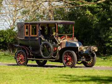 Renault Type V1 Series B 20/30 HP Landaulette by Million-Guiet, 1908
