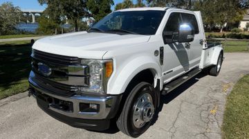 Ford F-550 Lariat Flatbed, 2017