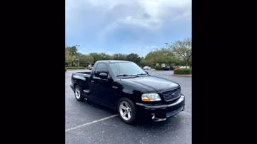 Ford F150 SVT Lightning Pickup, 2003