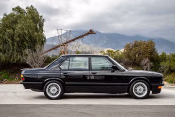 BMW M5, 1988