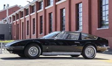 Maserati Indy 4200 specs
