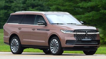 Lincoln Navigator (Mk V) specs