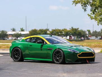 Aston Martin V8 Vantage GT4, 2010