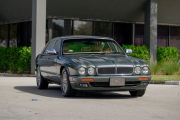 Jaguar XJ6 Vanden Plas Sedan VIN. SAJKX6246TC782980, 1996