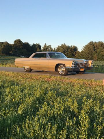 Cadillac Sedan DeVille Sedan, 1968