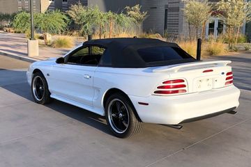 Ford Mustang GT Convertible, 1995