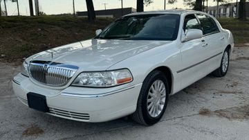 Lincoln Town Car Sedan, 2003