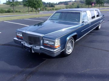 Cadillac Brougham Trump Gold Edition, 1989