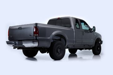 شاحنة Ford F-250 طراز 2003