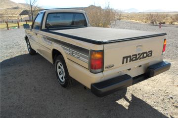 MAZDA B2000 PICKUP, 1986