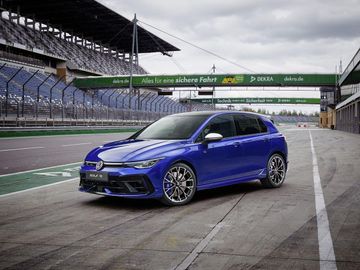 VW Golf R (MK VIII facelift) specs