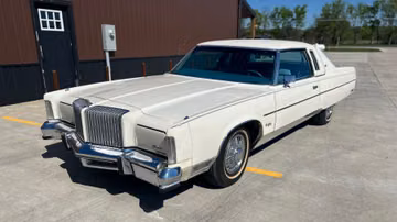 Chrysler New Yorker Brougham, 1977