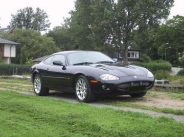 Jaguar XKR specs