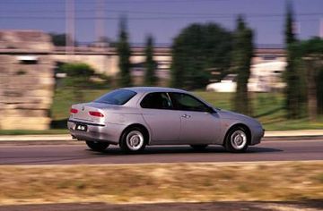 Alfa Romeo 156 2.0 TS specs