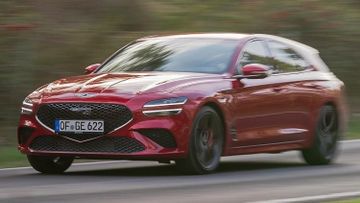 Genesis G70 Shooting Brake 2.2 CRDi specs