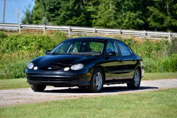 Ford Taurus SHO Sedan, 1999