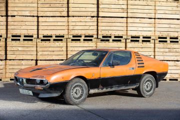 Alfa Romeo Montreal Coupé, 1975
