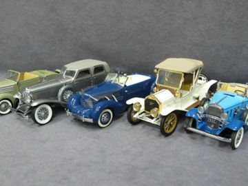 Five (5) 1/24 Scale Franklin Mint Cars