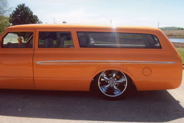 CHEVROLET SUBURBAN CUSTOM SUV, 1967