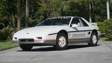 Pontiac Fiero SE в исполнении Pace Car Edition, 1984