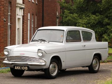 Ford Anglia Deluxe Saloon, 1964